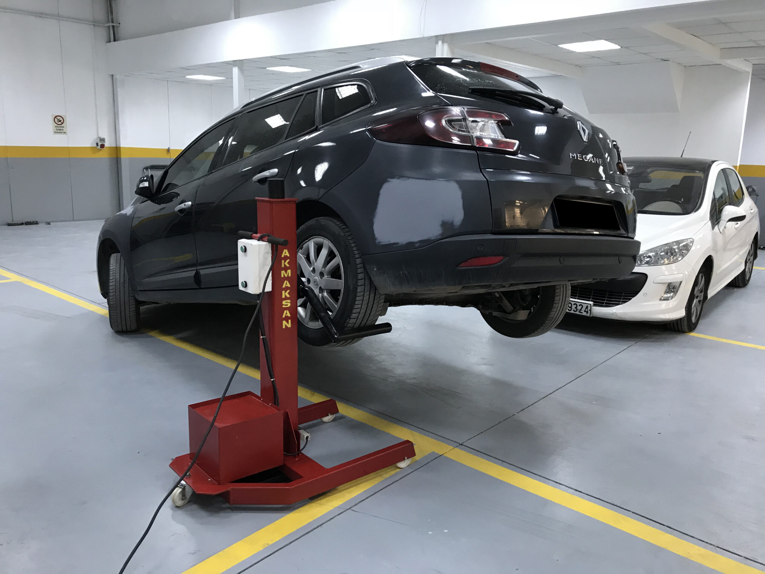 Araç Kaldırma Lifti (Spot Lift) Nedir? | Profesyonel Oto Servisler İçin Rehber